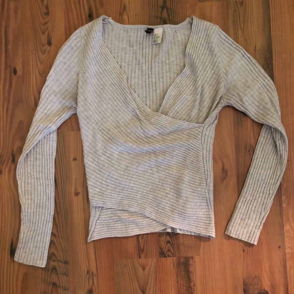 H&M gray sweater